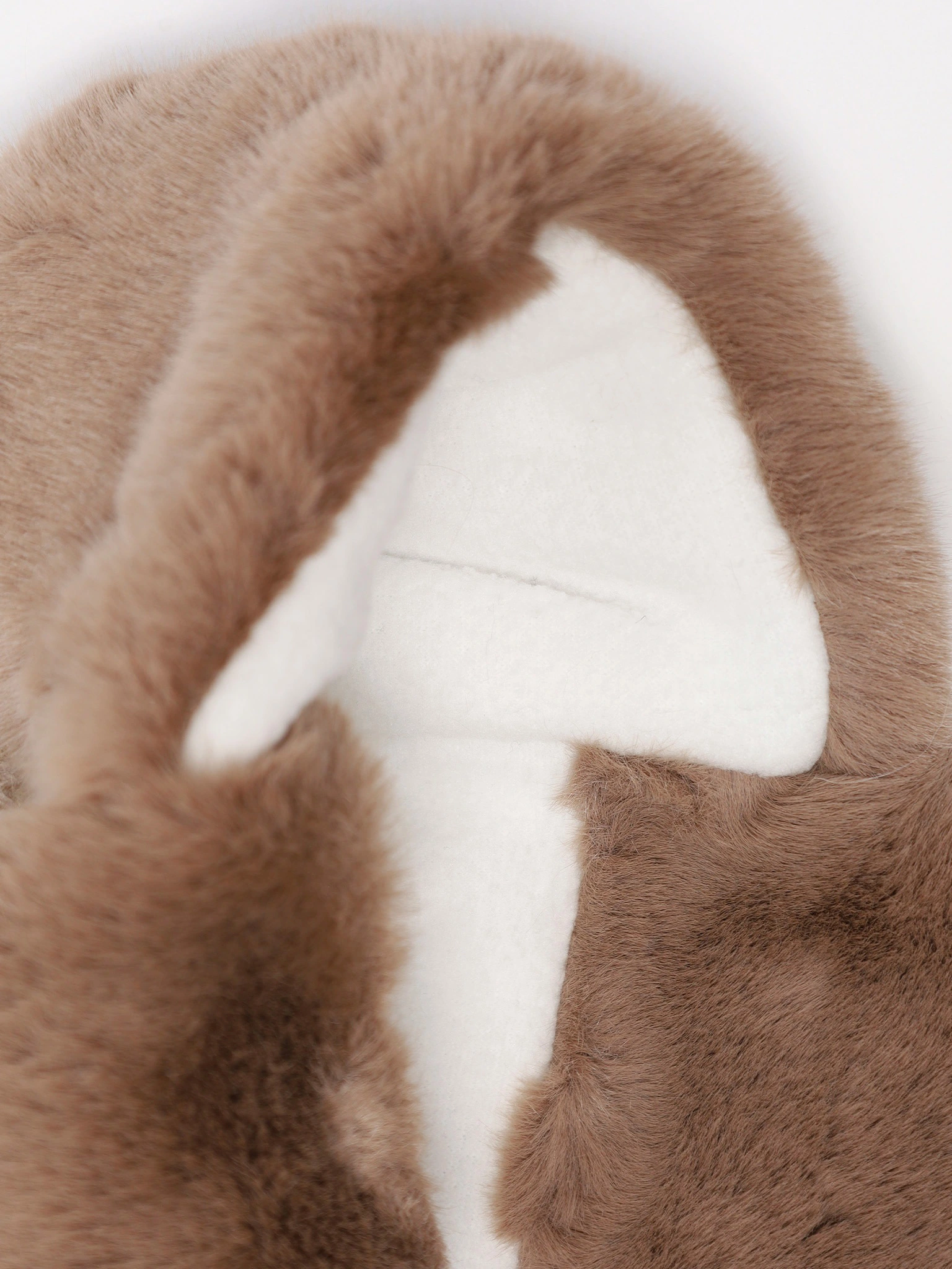 Шапка-ушанка с меховым отворотом в ассортименте